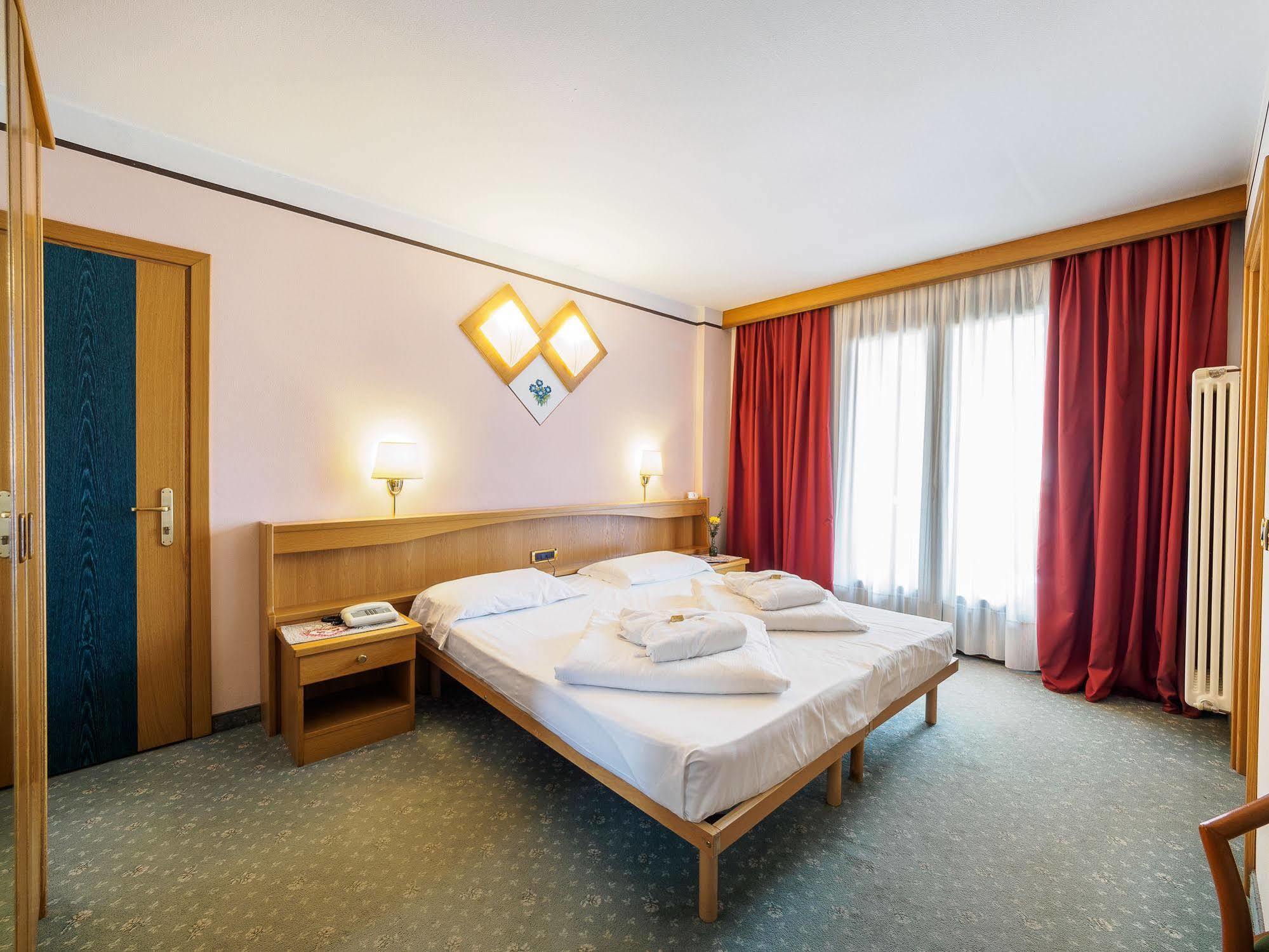Hotel Santanton Bormio Esterno foto