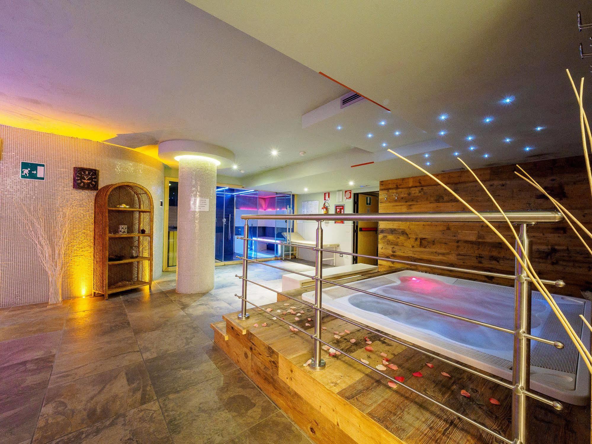 Hotel Santanton Bormio Esterno foto